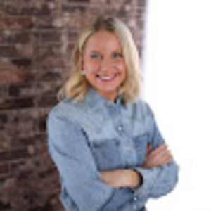 Meet your Posher, Chloe